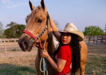 Influencer cuiabana participa do maior reality country do Brasil