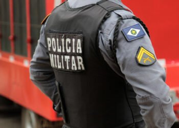 Homem esfaqueia mulher ao ser impedido de urinar na rua em MT