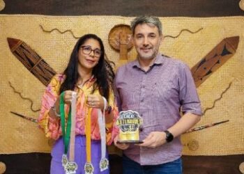 Seduc recebe professora da rede estadual que coordena projeto em parceria com a NASA