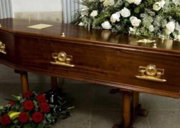 Ao abrir caixão, família descobre que corpo da mãe foi trocado em MT