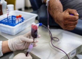 Mães são maioria entre cuidadoras de pacientes com doenças raras