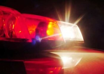 Homem apanha de populares e é preso ao agredir e enforcar esposa em VG