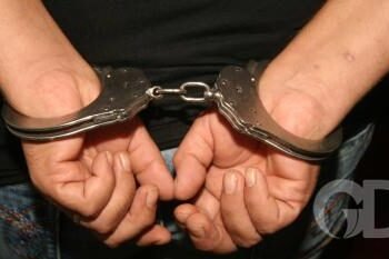 Agressor é preso por bater na mãe com socos e pauladas