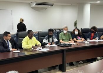 Vereadora e co-vereadores buscam Defensoria por direitos de imigrantes