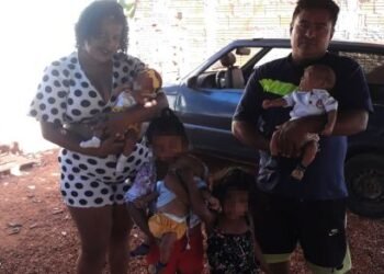 Tentando manter 5 filhos com salário mínimo, família pede ajuda