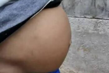 Homem é preso após agredir brutalmente esposa grávida de 8 meses