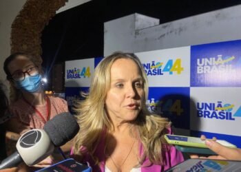 Natasha diz que palanque aberto é interessante e apoio a Lula deve ser definido apenas nas convenções