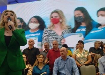 Márcia Pinheiro dá o tom da campanha com discurso afiado e feminista