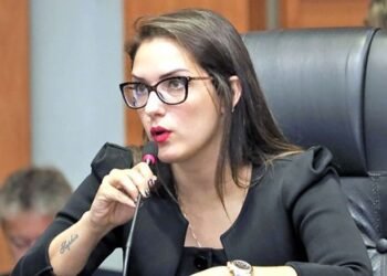 Janaina diz que nenhum candidato ao Senado atende eleitorado de Natasha e votos ficam em aberto
