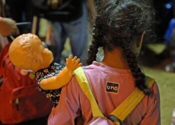 Em anos de abusos, pai obrigava 3 filhas a tocarem sua genitália e observava banhos