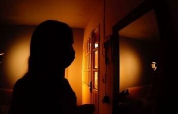 Jovem é preso suspeito de estuprar irmãs de 4, 7 e 10 anos