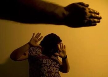 Marido usa furadeira para golpear cabeça de mulher grávida