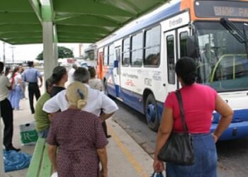 Homem é preso suspeito de assediar jovem em coletivo