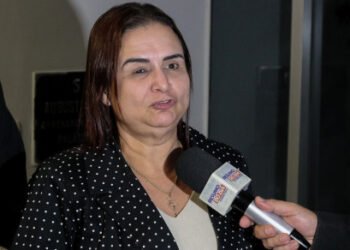 Rosa Neide cita força política e defende candidatura feminina