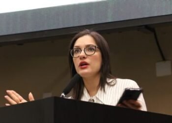 PL visa garantir que mulheres e crianças vítimas de violência doméstica e sexual sejam periciadas por mulheres