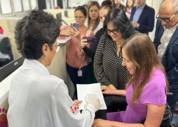 Em visita a instituto especializado, senadoras cobram do governo melhorias na triagem neonatal