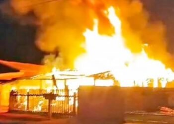 Homem incendeia casa da ex com a família dela dentro em MT