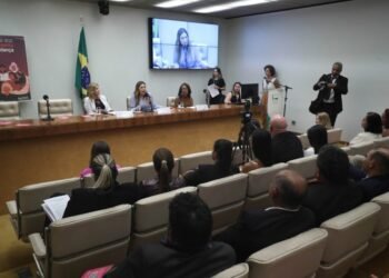 Especialistas apontam que mulheres negras têm menos oportunidades de tratar câncer do que brancas