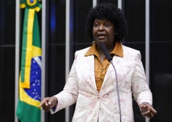 Câmara aprova prioridade de assistência psicológica e cirurgia plástica reparadora para mulher vítima de agressão