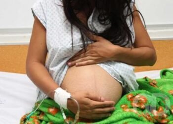 Grávida de 6 meses leva várias facadas do marido durante briga; ele conseguiu fugir