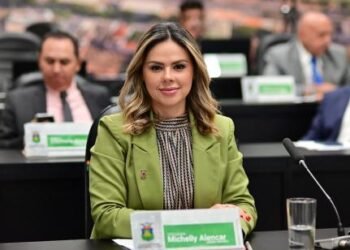 Em meio a descontentamentos, vereadora busca por novo partido em Cuiabá