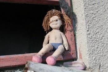 Homem é detido após ser acusado de estuprar menina de 5 anos