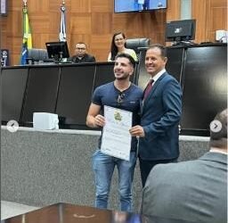 Preso por expor nudes da ex é homenageado na Assembleia Legislativa