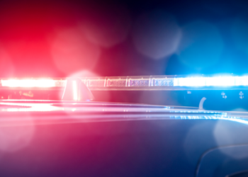 Descontrolado: Homem agride esposa e arremessa bebê após aceitação de amizade no facebook