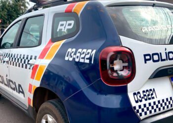 Mulher é socorrida após ser esfaqueada pelo marido no Nortão