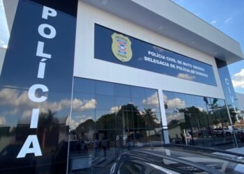 Homem preso após perseguir e ameaçar mulher que caminhava é solto em audiência de custódia