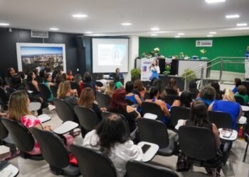 Mais de 50 mulheres participam de qualificação empreendedora na Câmara