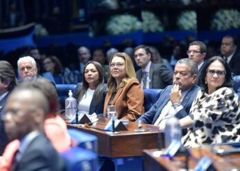 Senadoras lamentam baixa representatividade feminina no Legislativo