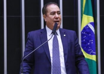 Projeto determina que planos de saúde incluam cobertura de cirurgia de redução da mama