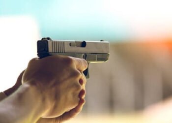 Mulher é executada a tiros dentro de casa e bandidos fogem em MT