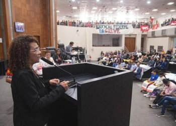 “Lutar pela educação, ciência e tecnologia é lutar por uma saída para a humanidade”, afirma Edna