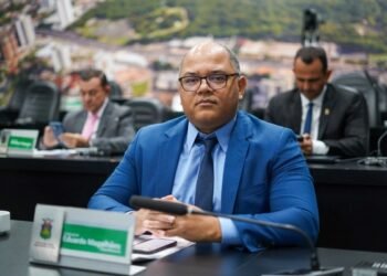 Vereador apresenta PL que prevê atendimento prioritário com psicólogo para crianças e adolescentes vítimas de violência