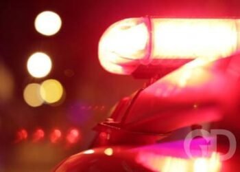 Homem ataca familiares e ameaça criança após sofrer surto psicótico