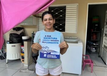 “Agora sou dona de verdade da minha casa”, afirma moradora que recebeu escritura do Governo de MT