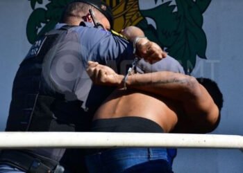 Criminoso é preso por manter adolescente em cárcere e queimá-la com óleo quente