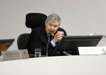 Conteúdos sobre violência doméstica e familiar podem ser inseridos na grade da educação básica