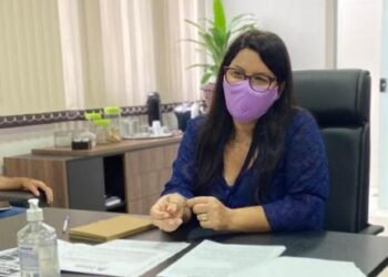 ‘Foi todo mundo inocente lá’, diz prefeita após Bolsonaro intervir em aliança entre PT e PL