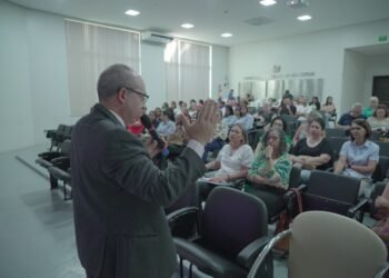 Agosto Lilás: Gestores escolares participam de palestra sobre violência doméstica
