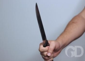 Mulher é morta a facadas; suspeito foi socorrido com ferimentos