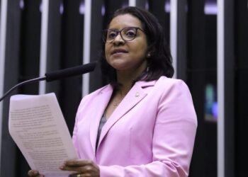 Câmara aprova aumento da pena de feminicídio para até 40 anos