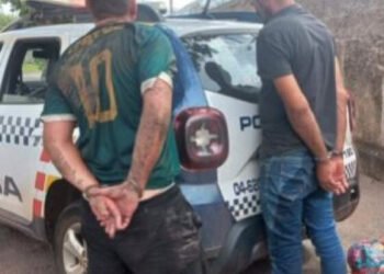 Dupla bêbada é presa por mostrar órgãos genitais para mulheres e crianças