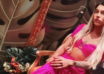 Adolescente que assassinou mulher trans viajou de férias com a família após o crime, diz delegado