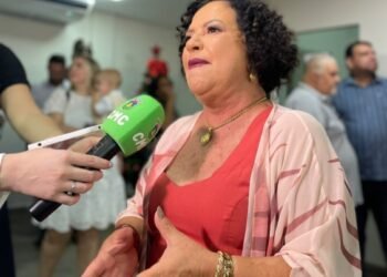 Baixinha garante troca de lâmpadas no Pedra 90 e diz que não dará holofotes para “encrenqueiros”
