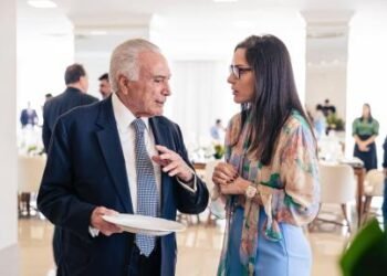 Janaina articula candidatura a federal em reunião com Temer