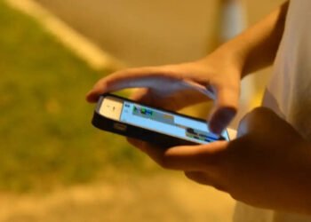 Homem cria perfil fake em rede social e publica vídeos íntimos da ex