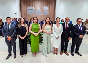 Em noite de defesa de prerrogativas e honorários, Gisela Cardoso dá posse à presidente Carla Guerra